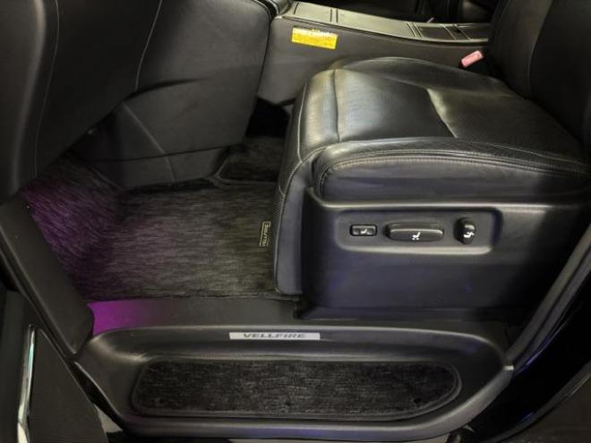 ヴェルファイア２．４Ｚ　Ｇエディション　後期型　本州仕入　寒冷地仕様　禁煙車　純正ブラックレザーシート　純正１８インチＡＷ　社外１６ＡＷ＋スタッドレスタイヤ付　両側パワースライドドア　パワーバックドア　前後ドラレコ　クールＢＯＸ　ＥＴＣ 4WD 2400 5Dr