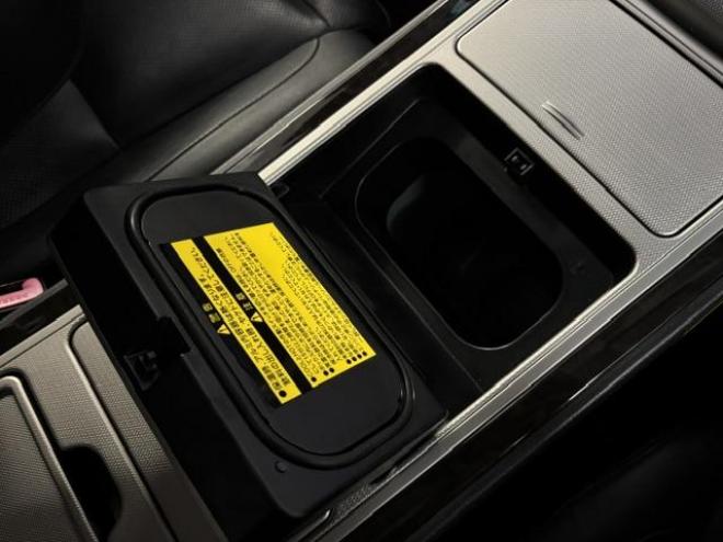 ヴェルファイア２．４Ｚ　Ｇエディション　後期型　本州仕入　寒冷地仕様　禁煙車　純正ブラックレザーシート　純正１８インチＡＷ　社外１６ＡＷ＋スタッドレスタイヤ付　両側パワースライドドア　パワーバックドア　前後ドラレコ　クールＢＯＸ　ＥＴＣ 4WD 2400 5Dr