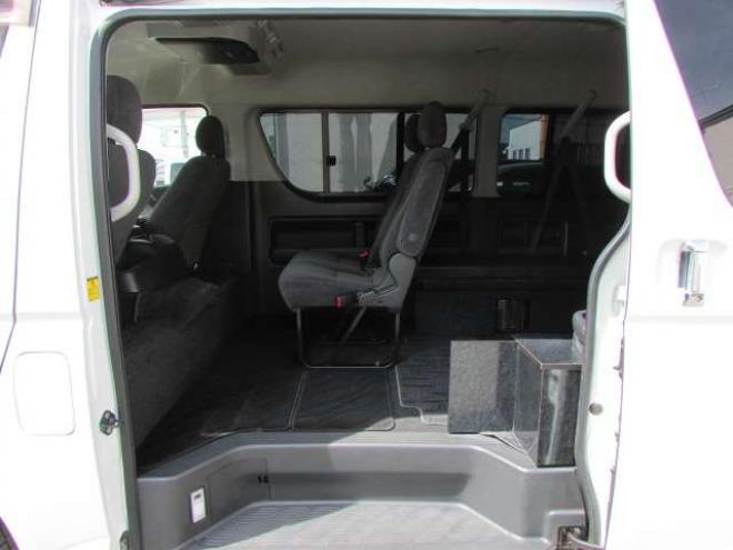 ハイエース2.7 GL ロング ミドルルーフ 4WD　電動パワースライドドア/ETC/ドライブレコーダー/社外ナビ/フルセグTV/バックカメラ/LEDヘッドライト・フォグ/キーレス/エンジンスターター/ベッドキット 2700