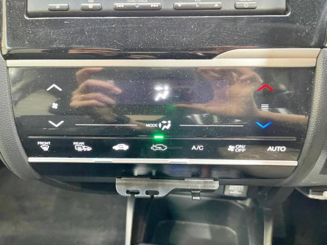 フィット1.5ハイブリッドFパッケージ 4WD 5年保証 スマキー ナビ Bカメ ETC 自社認証工場 車検整備2年付 寒冷地仕様 禁煙