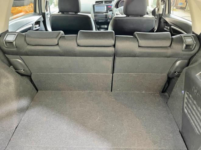 フィット1.5ハイブリッドFパッケージ 4WD 5年保証 スマキー ナビ Bカメ ETC 自社認証工場 車検整備2年付 寒冷地仕様 禁煙