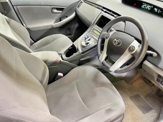 プリウス1.8S 5年保証 スマキー 自社認証工場 車検整備2年付 修復歴無 寒冷地仕様