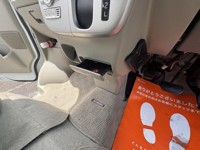 エブリイEVERY WAGON 4WD PZ-SP寒冷地仕様　ハイルーフ　リビルトエンジン　両パワスラ　オートステップ　ブレーキアシスト　VSC　HID ブルートースナビ　バックカメラ　PUSHスタート　スペアーアリ　エンジンスターターETC　夏タイヤ新品スタットレス付全磨き済 4WD 660 5Dr