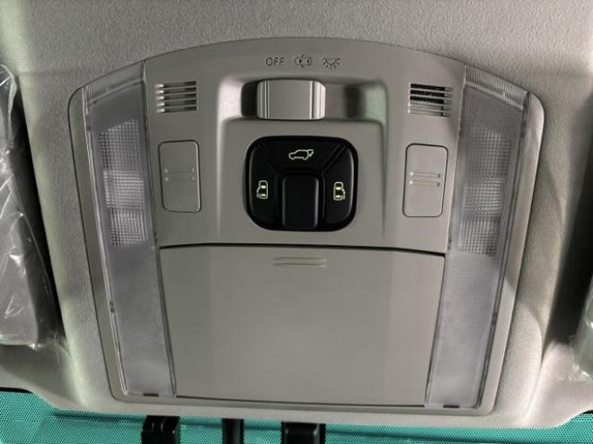 ヴェルファイア２．４Ｚ　ゴールデンアイズⅡ　本州仕入　禁煙車　純正ブラックハーフレザーシート　社外１９インチＡＷ　純正１６ＡＷ＋スタッドレスタイヤ付　両側パワースライドドア　パワーバックドア　クルーズコントロール　前後コーナーセンサー　ＥＴＣ 4WD 2400 5Dr
