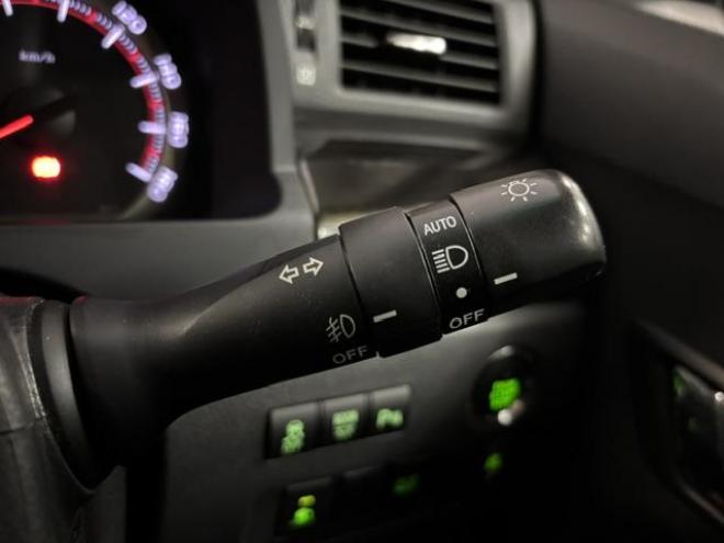 ヴェルファイア２．４Ｚ　ゴールデンアイズⅡ　本州仕入　禁煙車　純正ブラックハーフレザーシート　社外１９インチＡＷ　純正１６ＡＷ＋スタッドレスタイヤ付　両側パワースライドドア　パワーバックドア　クルーズコントロール　前後コーナーセンサー　ＥＴＣ 4WD 2400 5Dr