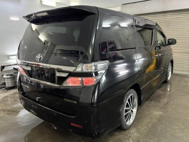 ヴェルファイア２．４Ｚ　ゴールデンアイズⅡ　本州仕入　禁煙車　純正ブラックハーフレザーシート　社外１９インチＡＷ　純正１６ＡＷ＋スタッドレスタイヤ付　両側パワースライドドア　パワーバックドア　クルーズコントロール　前後コーナーセンサー　ＥＴＣ 4WD 2400 5Dr