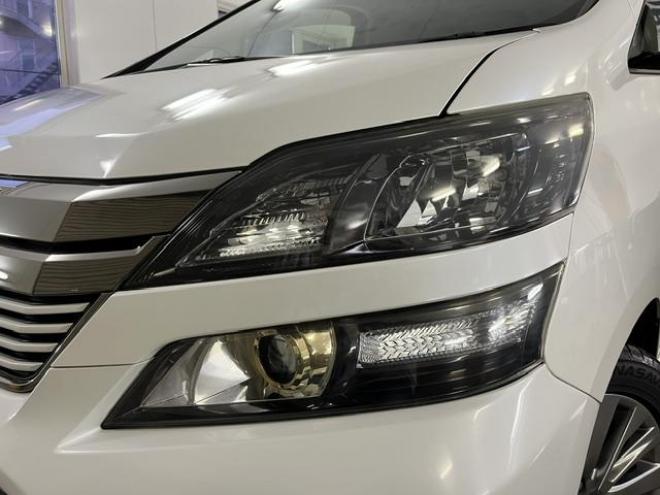 ヴェルファイア２．４Ｚ　ゴールデンアイズⅡ　本州仕入　ワンオーナー　禁煙車　純正リアフリップダウンモニター　純正１８インチＡＷ　社外１６ＡＷ＋スタッドレスタイヤ付　両側パワースライドドア　パワーバックドア　純正ブラックハーフレザーシート　ＥＴＣ 4WD 2400 5Dr