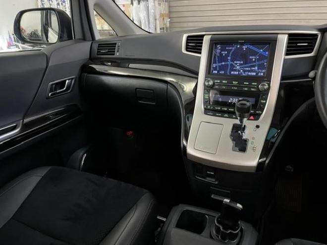 ヴェルファイア２．４Ｚ　ゴールデンアイズⅡ　本州仕入　ワンオーナー　禁煙車　純正リアフリップダウンモニター　純正１８インチＡＷ　社外１６ＡＷ＋スタッドレスタイヤ付　両側パワースライドドア　パワーバックドア　純正ブラックハーフレザーシート　ＥＴＣ 4WD 2400 5Dr