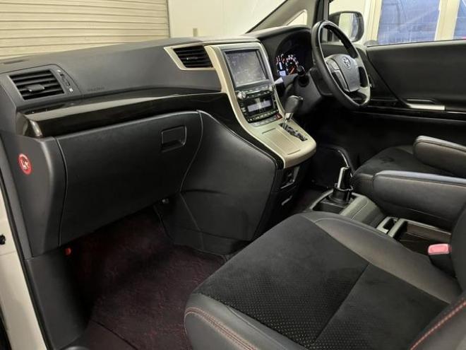ヴェルファイア２．４Ｚ　ゴールデンアイズⅡ　本州仕入　ワンオーナー　禁煙車　純正リアフリップダウンモニター　純正１８インチＡＷ　社外１６ＡＷ＋スタッドレスタイヤ付　両側パワースライドドア　パワーバックドア　純正ブラックハーフレザーシート　ＥＴＣ 4WD 2400 5Dr