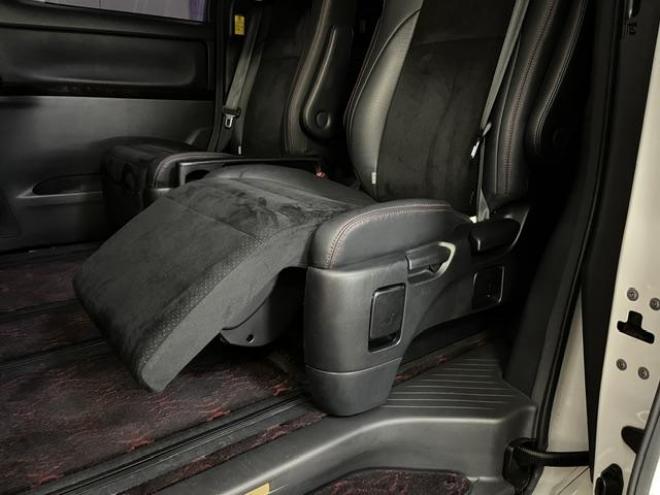 ヴェルファイア２．４Ｚ　ゴールデンアイズⅡ　本州仕入　ワンオーナー　禁煙車　純正リアフリップダウンモニター　純正１８インチＡＷ　社外１６ＡＷ＋スタッドレスタイヤ付　両側パワースライドドア　パワーバックドア　純正ブラックハーフレザーシート　ＥＴＣ 4WD 2400 5Dr