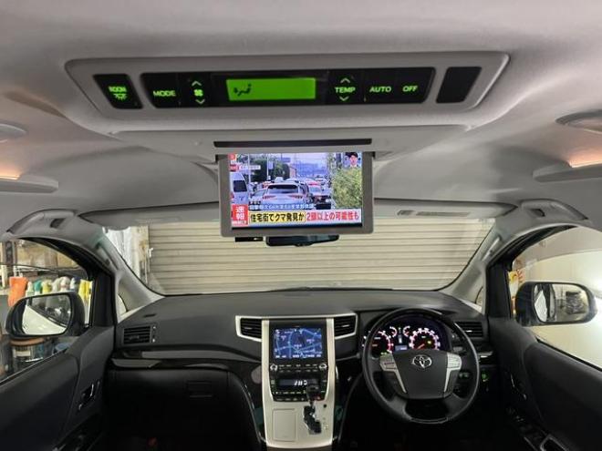 ヴェルファイア２．４Ｚ　ゴールデンアイズⅡ　本州仕入　ワンオーナー　禁煙車　純正リアフリップダウンモニター　純正１８インチＡＷ　社外１６ＡＷ＋スタッドレスタイヤ付　両側パワースライドドア　パワーバックドア　純正ブラックハーフレザーシート　ＥＴＣ 4WD 2400 5Dr
