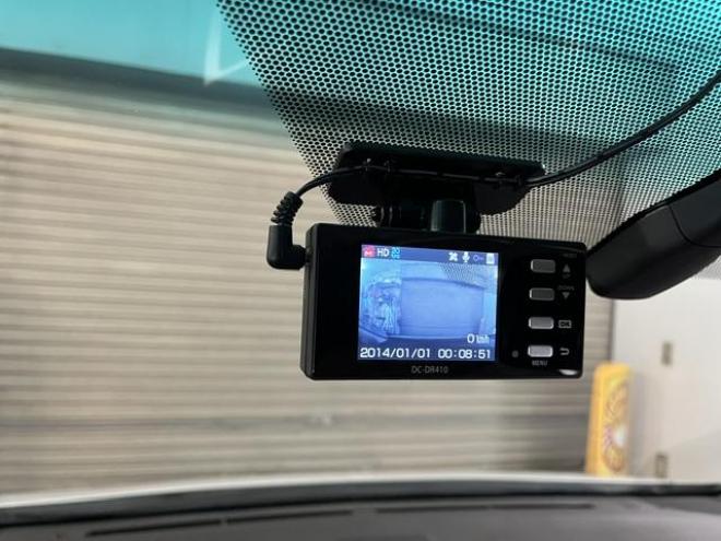 ヴェルファイア２．４Ｚ　ゴールデンアイズⅡ　本州仕入　ワンオーナー　禁煙車　純正リアフリップダウンモニター　純正１８インチＡＷ　社外１６ＡＷ＋スタッドレスタイヤ付　両側パワースライドドア　パワーバックドア　純正ブラックハーフレザーシート　ＥＴＣ 4WD 2400 5Dr