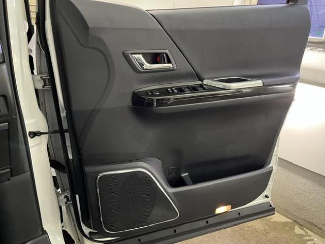ヴェルファイア２．４Ｚ　ゴールデンアイズⅡ　本州仕入　ワンオーナー　禁煙車　純正リアフリップダウンモニター　純正１８インチＡＷ　社外１６ＡＷ＋スタッドレスタイヤ付　両側パワースライドドア　パワーバックドア　純正ブラックハーフレザーシート　ＥＴＣ 4WD 2400 5Dr