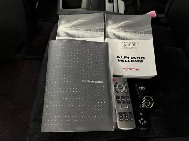 ヴェルファイア２．４Ｚ　ゴールデンアイズⅡ　本州仕入　ワンオーナー　禁煙車　純正リアフリップダウンモニター　純正１８インチＡＷ　社外１６ＡＷ＋スタッドレスタイヤ付　両側パワースライドドア　パワーバックドア　純正ブラックハーフレザーシート　ＥＴＣ 4WD 2400 5Dr