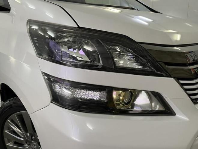 ヴェルファイア２．４Ｚ　ゴールデンアイズⅡ　本州仕入　ワンオーナー　禁煙車　純正リアフリップダウンモニター　純正１８インチＡＷ　社外１６ＡＷ＋スタッドレスタイヤ付　両側パワースライドドア　パワーバックドア　純正ブラックハーフレザーシート　ＥＴＣ 4WD 2400 5Dr