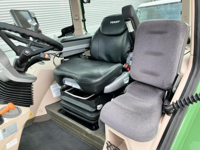 トラクターフェント　中古　516VARIO　