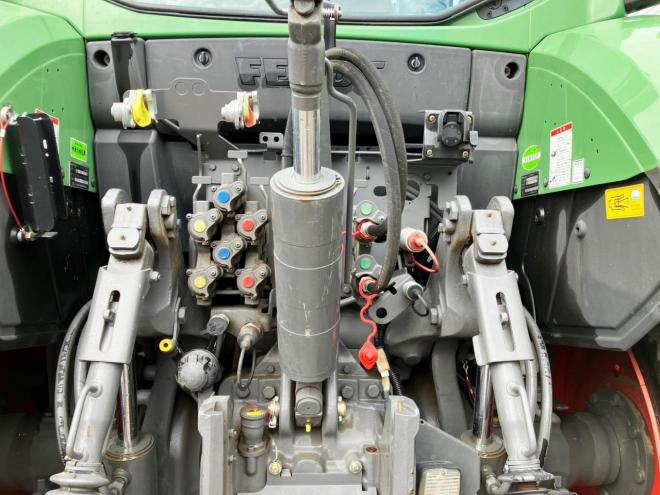 トラクターフェント　中古　516VARIO　