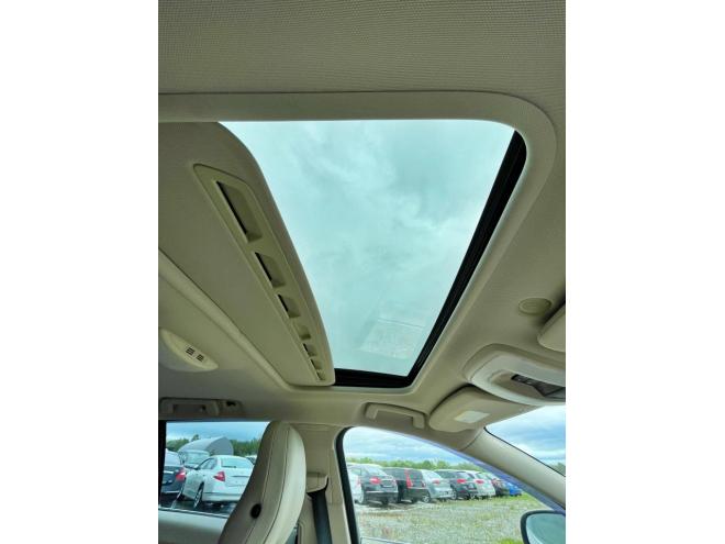 ボルボV60 T6 AWD 4WD 5年保証 サンルーフ ナビTV Bカメ 自社認証工場 車検整備2年付 修復歴無 寒冷地仕様 禁煙