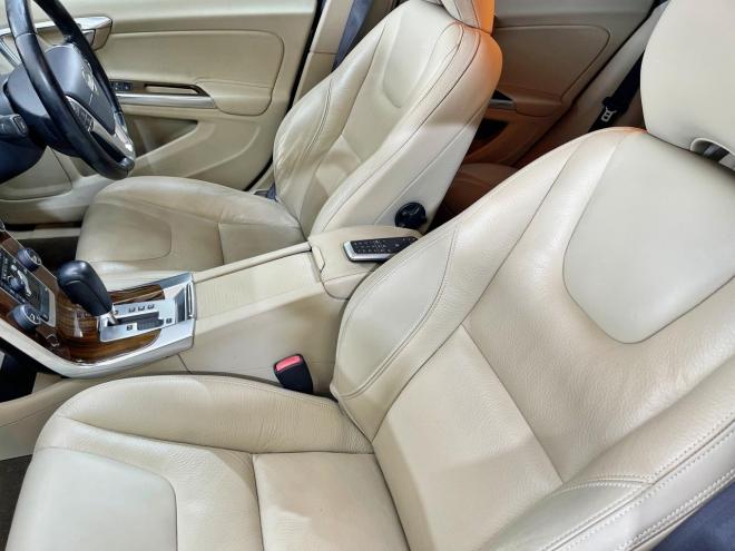 ボルボV60 T6 AWD 4WD 5年保証 サンルーフ ナビTV Bカメ 自社認証工場 車検整備2年付 修復歴無 寒冷地仕様 禁煙