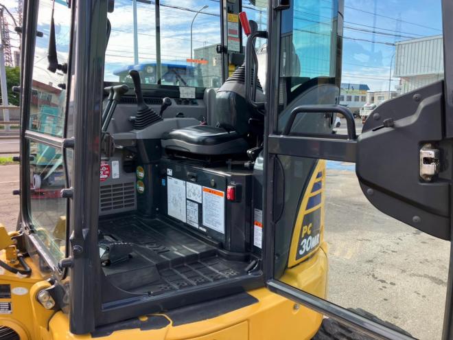 バックホーコマツ　中古　PC30MR-5　配管付　油圧ショベル　建機