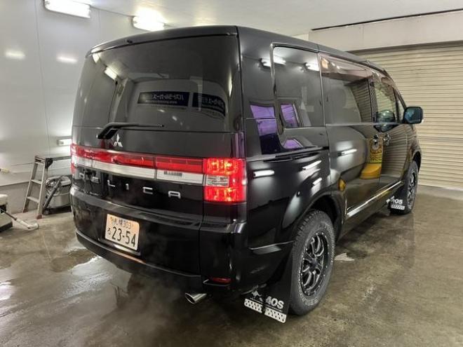 デリカＤ：５　Ｇパワーパッケージ　本州仕入　禁煙車　寒冷地仕様　ＭＫＷ１６ＡＷ＋ヨコハマホワイトレター　新品ＪＡＯＳブラックマッドガード　純正１８ＡＷ＋スタッドレスタイヤ付　アルパインリアフリップダウンモニター　ドライブレコーダー 4WD 2400 5Dr