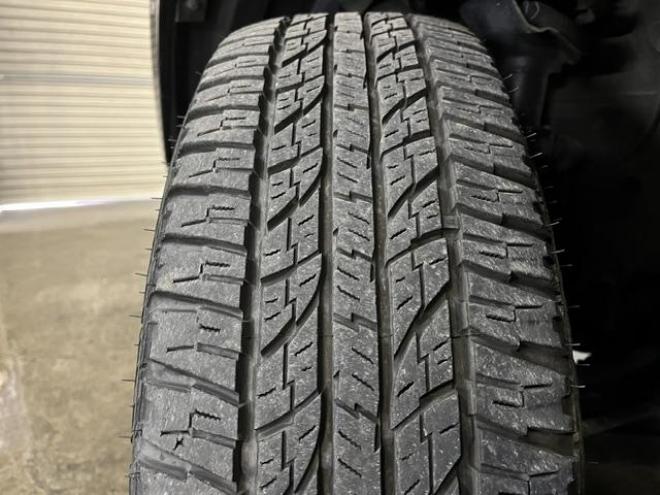 デリカＤ：５　Ｇパワーパッケージ　本州仕入　禁煙車　寒冷地仕様　ＭＫＷ１６ＡＷ＋ヨコハマホワイトレター　新品ＪＡＯＳブラックマッドガード　純正１８ＡＷ＋スタッドレスタイヤ付　アルパインリアフリップダウンモニター　ドライブレコーダー 4WD 2400 5Dr