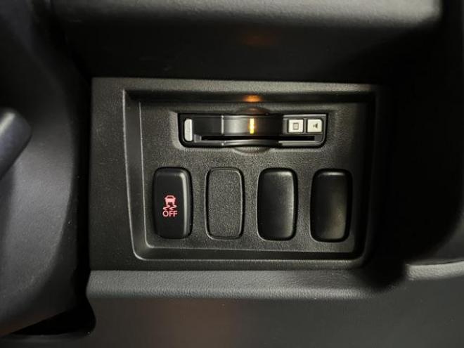 デリカＤ：５　Ｇパワーパッケージ　本州仕入　禁煙車　寒冷地仕様　ＭＫＷ１６ＡＷ＋ヨコハマホワイトレター　新品ＪＡＯＳブラックマッドガード　純正１８ＡＷ＋スタッドレスタイヤ付　アルパインリアフリップダウンモニター　ドライブレコーダー 4WD 2400 5Dr