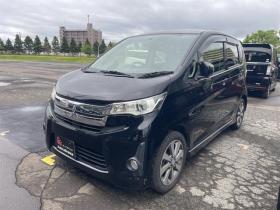 eKカスタム　Ｔ　４ＷＤ　ターボ　バックカメラ　ＥＴＣ　オートライト　ＨＩＤ　スマートキー　電動格納ミラー　シートヒーター　ベンチシート　ＣＶＴ　盗難防止システム　ＡＢＳ　　衝突安全ボディ　エアコン　パワーステアリング 4WD 660 5Dr