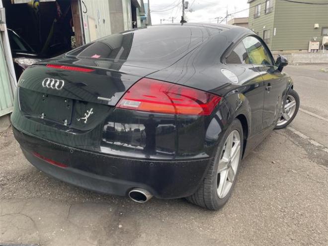 アウディＴＴクーペ ３．２クワトロ　４ＷＤ　ドライブレコーダー　ＥＴＣ　バックカメラ　ＴＶ　クリアランスソナー　ＡＴ　ＨＩＤ　シートヒーター　アルミホイール　パワーシート　盗難防止システム　ＡＢＳ　エアコン　パワーステアリング 4WD 3200 クーペDr