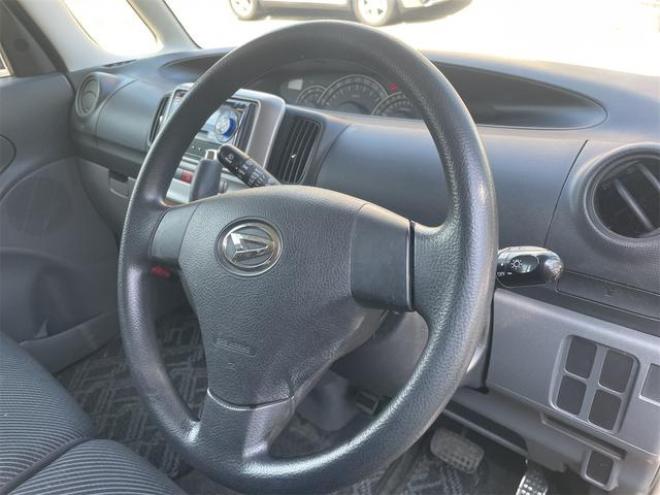 タントカスタムＸ　４ＷＤ　ドライブレコーダー　スライドドア　ＨＩＤ　スマートキー　ベンチシート　ＡＴ　盗難防止システム　ＡＢＳ　ＣＤ　ＭＤ　アルミホイール　衝突安全ボディ　エアコン　パワーステアリング　パワーウィンドウ 4WD 660 5Dr