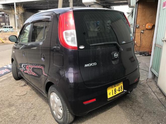 モコＥ　ＦＯＵＲ　４ＷＤ　スマートキー　シートヒーター　ベンチシート　ＡＴ　盗難防止システム　ＡＢＳ　ＣＤ　衝突安全ボディ　エアコン 4WD 660 5Dr