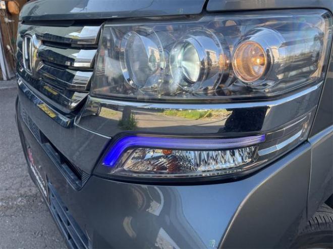 N-BOXカスタム Ｇ・Ｌパッケージ　４ＷＤ　　コムテック　２カメドラレコ　パワースライド　ＥＴＣ　ＴＲＣ　ＨＩＤ 4WD 660 5Dr