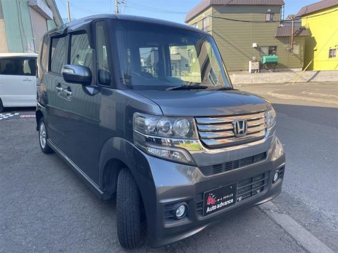 N-BOXカスタム Ｇ・Ｌパッケージ　４ＷＤ　　コムテック　２カメドラレコ　パワースライド　ＥＴＣ　ＴＲＣ　ＨＩＤ 4WD 660 5Dr