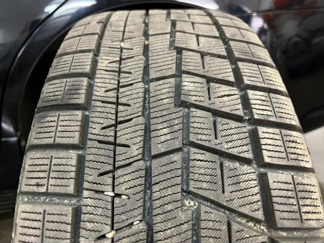 クラウンロイヤルサルーン　ｉ－Ｆｏｕｒ　本州仕入　禁煙車　ＷＥＤＳレオニス１８インチＡＷ　社外１７ＡＷ＋スタッドレスタイヤ付　純正ＨＤＤナビ　フルセグ地デジ　ＤＶＤ再生　Ｂｌｕｅｔｏｏｔｈオーディオ　バックカメラ　純正カードキー　ＥＴＣ 4WD 3000 4Dr