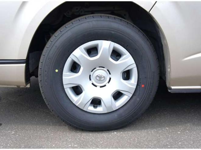 ハイエース2.7 グランドキャビン 4WD　令和8年2月登録　登録済未使用車 走行7キロ　パノラミックビューモニター デジタルインナーミラー　LEDヘッドランプ　LEDフォグランプ　ベージュメタリック　メーカー保証付 登録済未使用車 2700