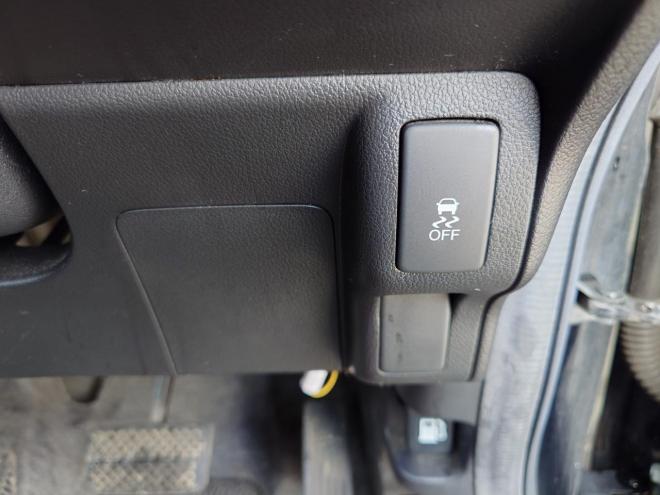 N-BOX カスタムGターボSSパッケージ　ユーザー買取車　当店販売車両　社外ナビ・TV・バックカメラ　Bluetooth　エンジンスターター　ドラレコ前後　プッシュスタート　ETC　オートライト機能　ドアバイザー　タイミングチェーン　JC08モード燃費18.2km/リットル　4WD 660 5Dr