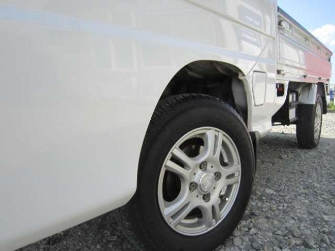サンバートラック TC 三方開 4WD　4WD 道外仕入れ 走行26000km オートマ エアコン パワステ パワーウインドキーレス CD 社外アルミ スタッドレス+ホイールセット積込み 1年間走行無制限保証付 660