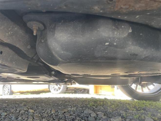 クラウンロイヤルサルーンｉ－Ｆｏｕｒ　ナビパッケージ　４ＷＤ　２０インチカールソン　ＤＶＤ再生　クルーズコントロール　パワーシート　ＥＴＣ　４ＷＤ　盗難防止システム　横滑り防止　ナビ　インテリジェントキー　バックモニター　ＨＤＤナビ 4WD 2500 4Dr