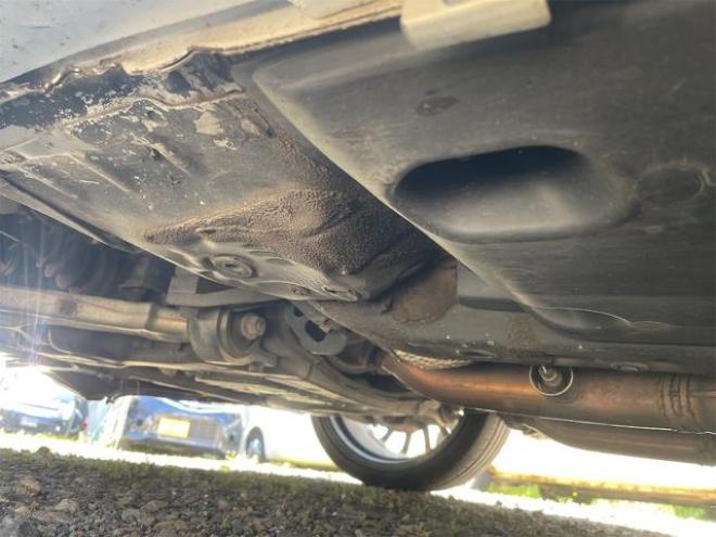 クラウンロイヤルサルーンｉ－Ｆｏｕｒ　ナビパッケージ　４ＷＤ　２０インチカールソン　ＤＶＤ再生　クルーズコントロール　パワーシート　ＥＴＣ　４ＷＤ　盗難防止システム　横滑り防止　ナビ　インテリジェントキー　バックモニター　ＨＤＤナビ 4WD 2500 4Dr