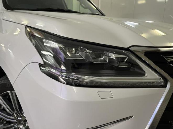レクサスＬＸ５７０　本州仕入　寒冷地仕様　禁煙車　社外セキュリティ　マークレビンソン　純正２１インチＡＷ　社外１８ＡＷ＋スタッドレスタイヤ付　純正ブラックレザーシート　ヘッドアップディスプレイ　全方位パノラミックビュー 4WD 5700 5Dr