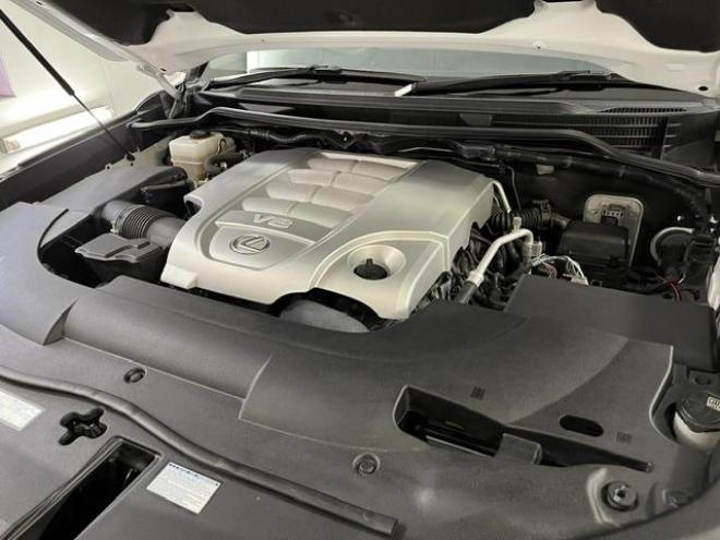 レクサスＬＸ５７０　本州仕入　寒冷地仕様　禁煙車　社外セキュリティ　マークレビンソン　純正２１インチＡＷ　社外１８ＡＷ＋スタッドレスタイヤ付　純正ブラックレザーシート　ヘッドアップディスプレイ　全方位パノラミックビュー 4WD 5700 5Dr