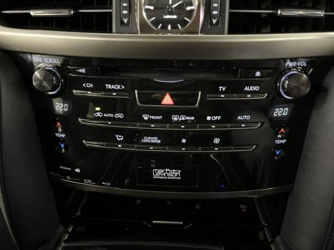 レクサスＬＸ５７０　本州仕入　寒冷地仕様　禁煙車　社外セキュリティ　マークレビンソン　純正２１インチＡＷ　社外１８ＡＷ＋スタッドレスタイヤ付　純正ブラックレザーシート　ヘッドアップディスプレイ　全方位パノラミックビュー 4WD 5700 5Dr