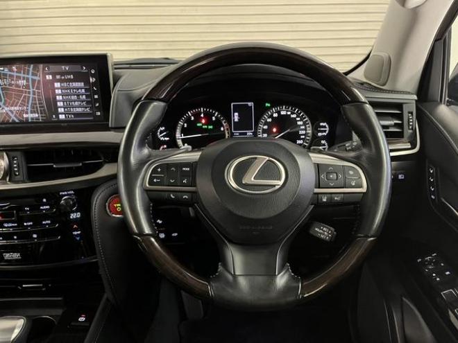レクサスＬＸ５７０　本州仕入　寒冷地仕様　禁煙車　社外セキュリティ　マークレビンソン　純正２１インチＡＷ　社外１８ＡＷ＋スタッドレスタイヤ付　純正ブラックレザーシート　ヘッドアップディスプレイ　全方位パノラミックビュー 4WD 5700 5Dr