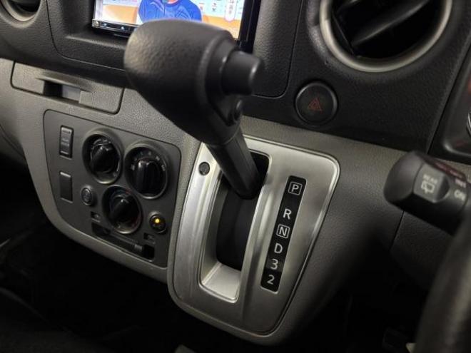 キャラバンバンＮＶ３５０キャラバン　エマージェンシーブレーキ　ディーゼルターボ　ケンウッドナビ　地デジ　Ｂｌｕｅｔｏｏｔｈオーディオ　バックカメラ　社外１５インチＡＷ　スタッドレスタイヤ付　アイドルアップ　キーレスキー　ＥＴＣ 4WD 2500 5Dr