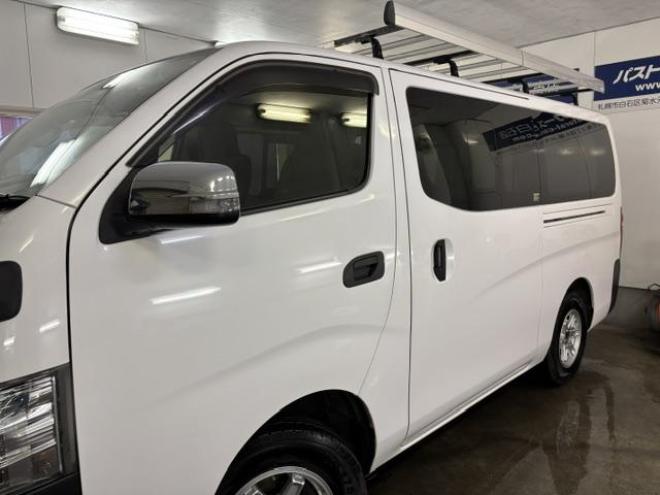 キャラバンバンＮＶ３５０キャラバン　エマージェンシーブレーキ　ディーゼルターボ　ケンウッドナビ　地デジ　Ｂｌｕｅｔｏｏｔｈオーディオ　バックカメラ　社外１５インチＡＷ　スタッドレスタイヤ付　アイドルアップ　キーレスキー　ＥＴＣ 4WD 2500 5Dr