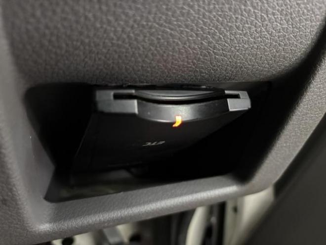 キャラバンバンＮＶ３５０キャラバン　エマージェンシーブレーキ　ディーゼルターボ　ケンウッドナビ　地デジ　Ｂｌｕｅｔｏｏｔｈオーディオ　バックカメラ　社外１５インチＡＷ　スタッドレスタイヤ付　アイドルアップ　キーレスキー　ＥＴＣ 4WD 2500 5Dr