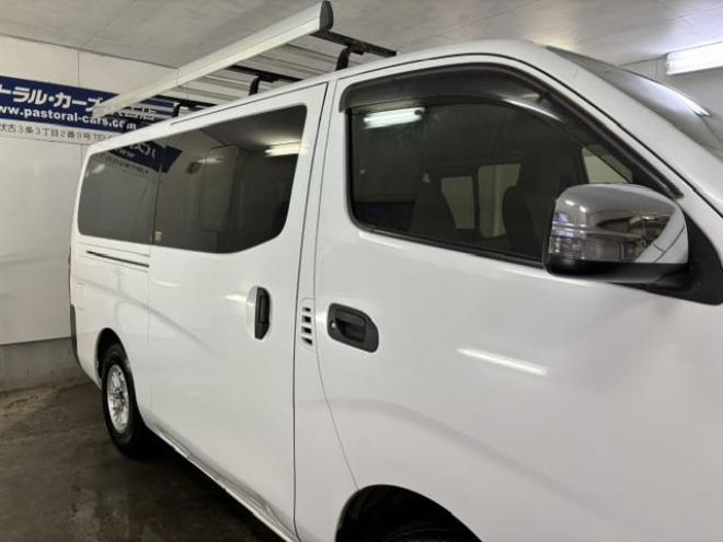 キャラバンバンＮＶ３５０キャラバン　エマージェンシーブレーキ　ディーゼルターボ　ケンウッドナビ　地デジ　Ｂｌｕｅｔｏｏｔｈオーディオ　バックカメラ　社外１５インチＡＷ　スタッドレスタイヤ付　アイドルアップ　キーレスキー　ＥＴＣ 4WD 2500 5Dr