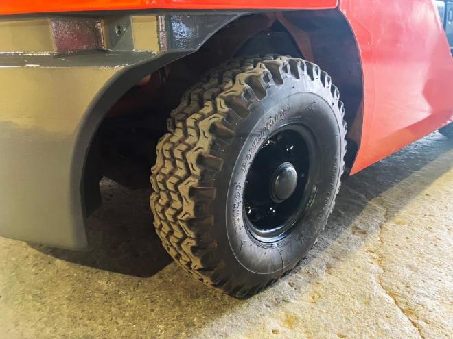 フォークリフトトヨタ　中古　8FDL25　建機
