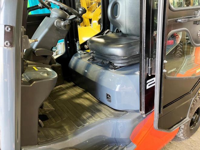 フォークリフトトヨタ　中古　8FDL25　建機