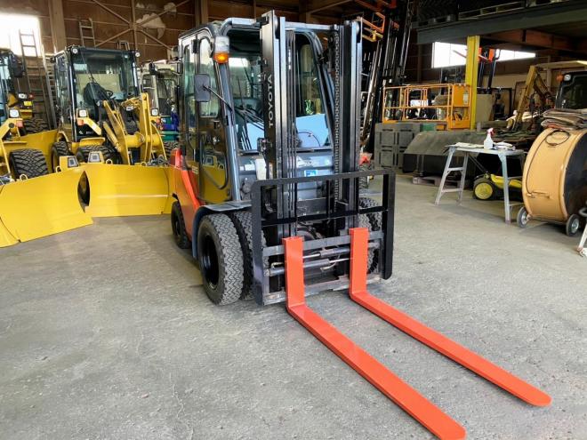 フォークリフトトヨタ　中古　8FDL25　建機